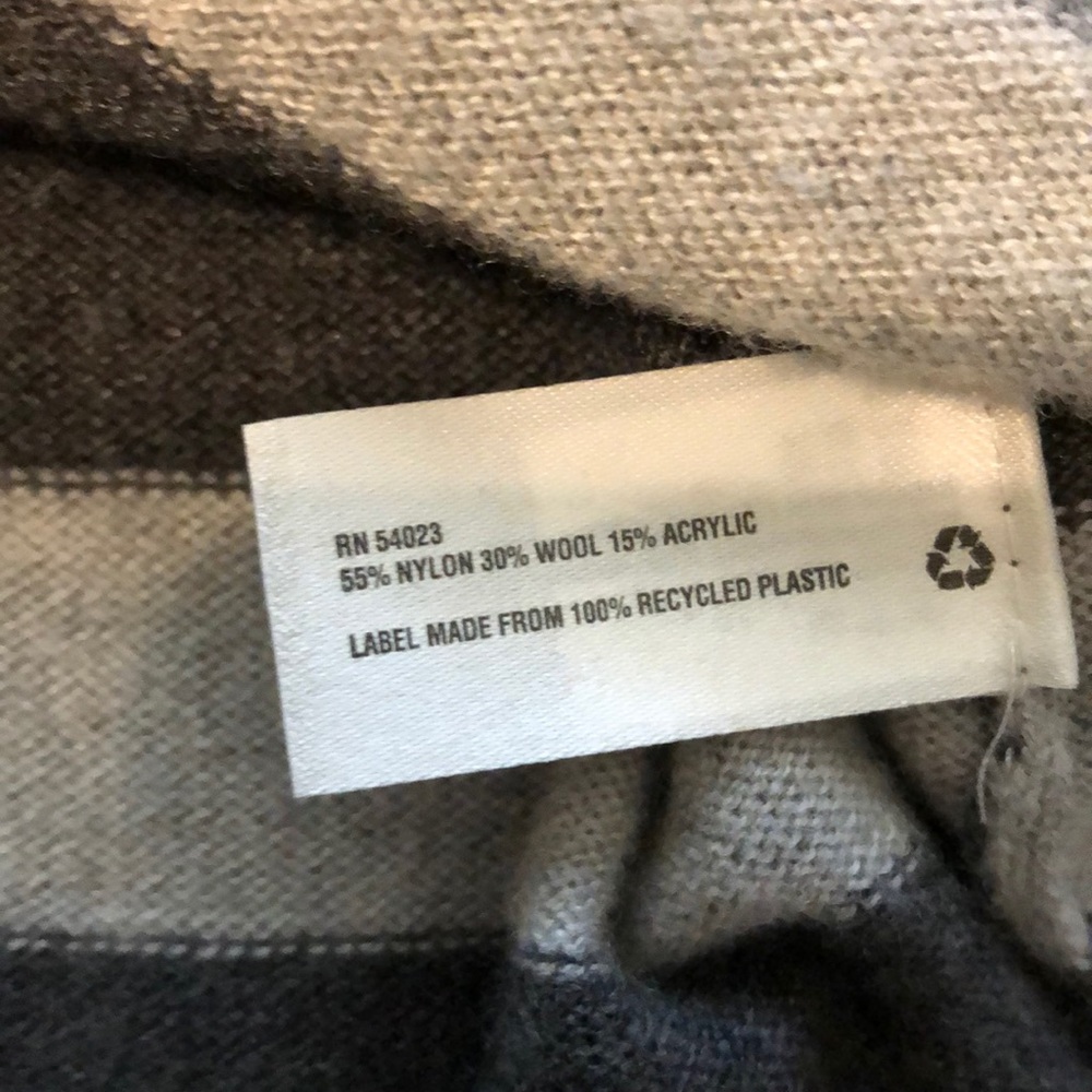 GAP small sweater - Picture 3 of 3